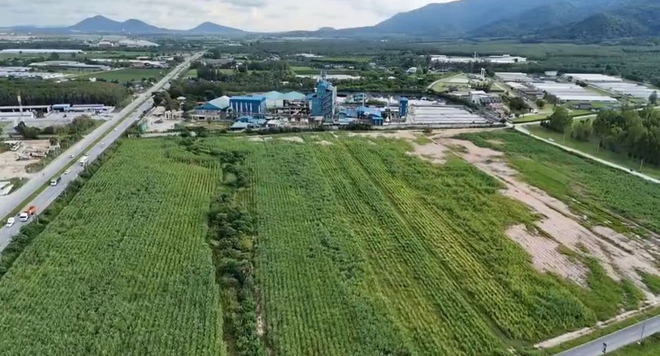 Terreno en venta en Ban Bueng, Chonburi