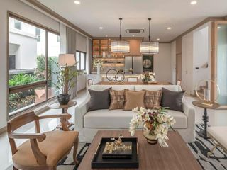 For sale 4 Beds house in Bang Kapi, Bangkok