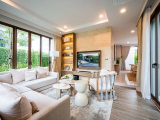 For sale 4 Beds house in Bang Kapi, Bangkok