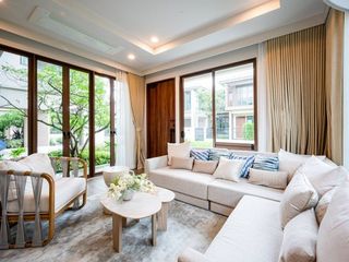 For sale 4 Beds house in Bang Kapi, Bangkok