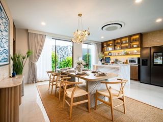 For sale 4 Beds house in Bang Kapi, Bangkok