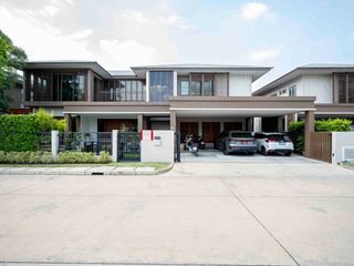 For sale 5 Beds house in Bang Kapi, Bangkok