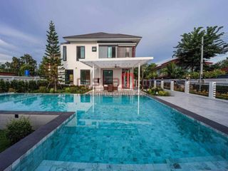 Villa zum Kauf mit 4 Zimmer in Bang Lamung, Chonburi