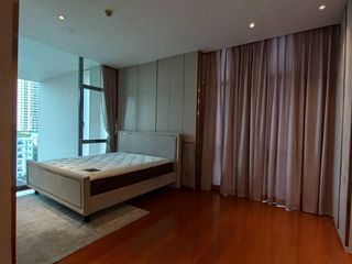 For rent 3 bedrooms condo in Sathon, Bangkok