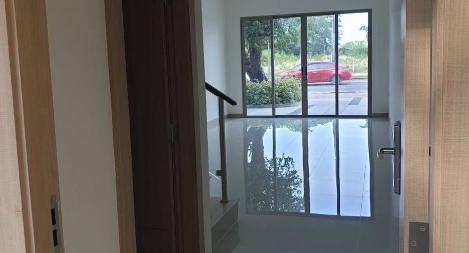 For rent and for sale 2 bedrooms retail Space in Jomtien, Pattaya
