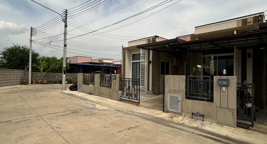 Casa adosada en venta de 2 habitaciones en Phan Thong, Chonburi