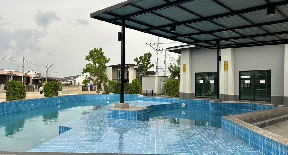 Casa adosada en venta de 2 habitaciones en Phan Thong, Chonburi
