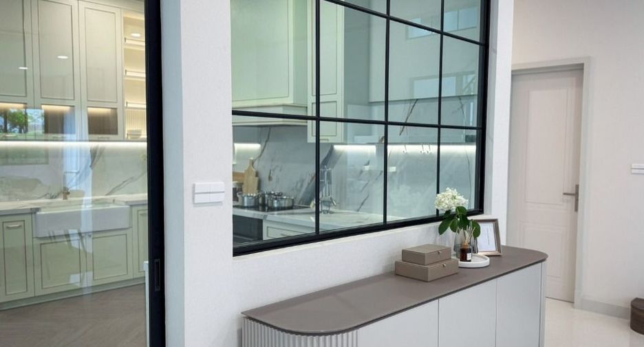 Haus zur Miete und zum Kauf mit 4 Zimmer in Saphan Sung, Bangkok