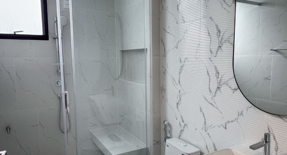 Haus zur Miete und zum Kauf mit 4 Zimmer in Saphan Sung, Bangkok