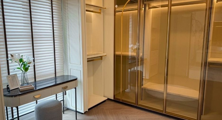 Haus zur Miete und zum Kauf mit 4 Zimmer in Saphan Sung, Bangkok