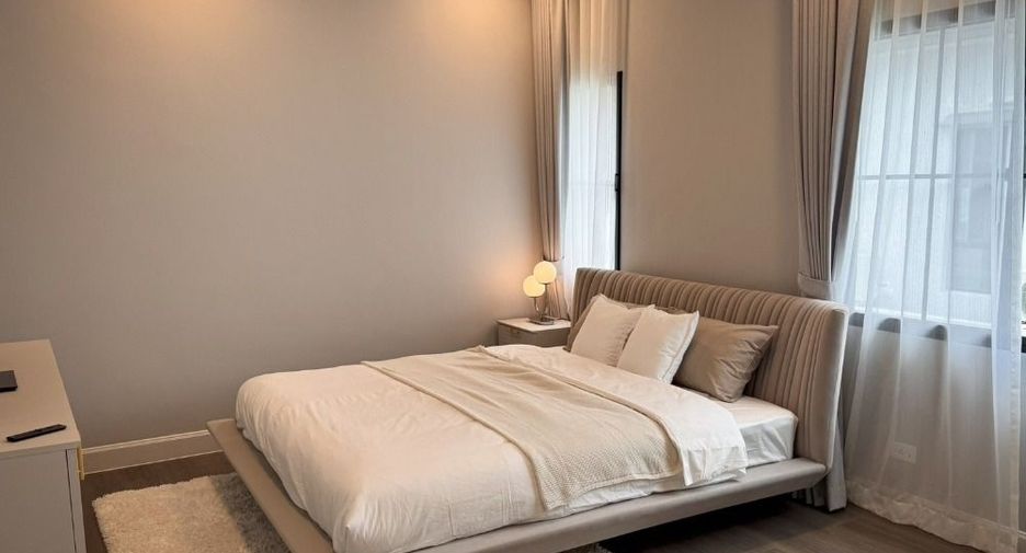 Haus zur Miete und zum Kauf mit 4 Zimmer in Saphan Sung, Bangkok