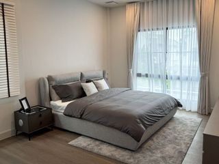 For rent and for sale 4 bedrooms house in Saphan Sung, Bangkok