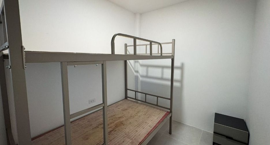 Haus zur Miete und zum Kauf mit 4 Zimmer in Saphan Sung, Bangkok