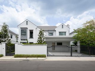 For sale 4 bed house in Saphan Sung, Bangkok