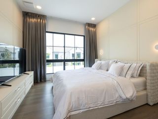 For sale 4 bed house in Saphan Sung, Bangkok