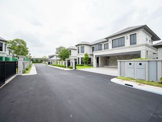 For sale 4 Beds house in Bang Kapi, Bangkok