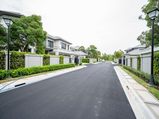 For sale 4 Beds house in Bang Kapi, Bangkok