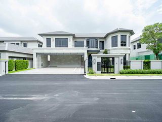 For sale 4 Beds house in Bang Kapi, Bangkok
