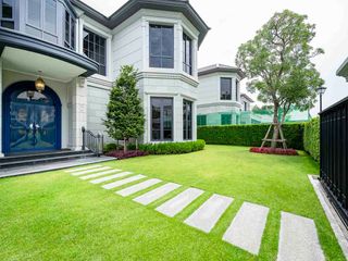 For sale 4 Beds house in Bang Kapi, Bangkok
