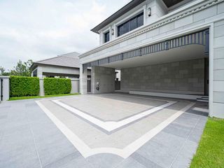 For sale 4 Beds house in Bang Kapi, Bangkok