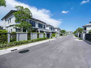 For sale 4 Beds house in Bang Kapi, Bangkok