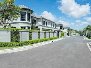 For sale 4 Beds house in Bang Kapi, Bangkok