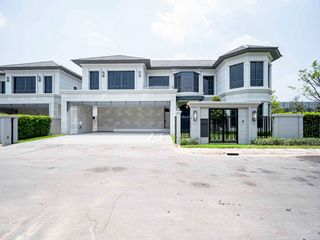 For sale 4 Beds house in Bang Kapi, Bangkok
