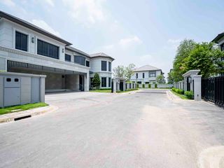 For sale 4 Beds house in Bang Kapi, Bangkok