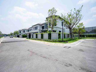 For sale 4 Beds house in Bang Kapi, Bangkok