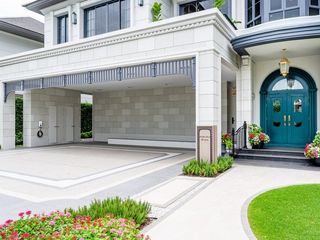 For sale 4 Beds house in Bang Kapi, Bangkok