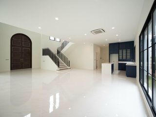 For sale 4 Beds house in Bang Khen, Bangkok