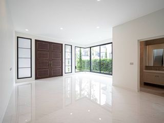 For sale 4 Beds house in Bang Khen, Bangkok