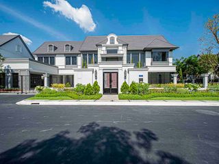 For sale 5 Beds house in Bang Khen, Bangkok