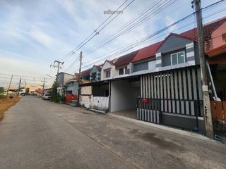 For sale 3 Beds townhouse in Lam Luk Ka, Pathum Thani