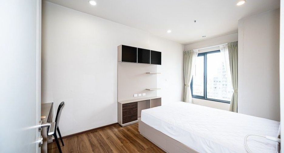 For sale 1 bed condo in Phaya Thai, Bangkok