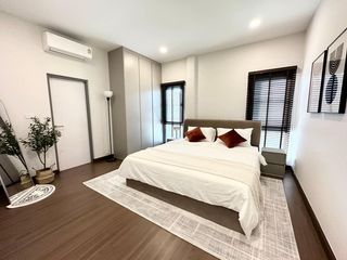 For sale 5 bed house in Bang Phli, Samut Prakan