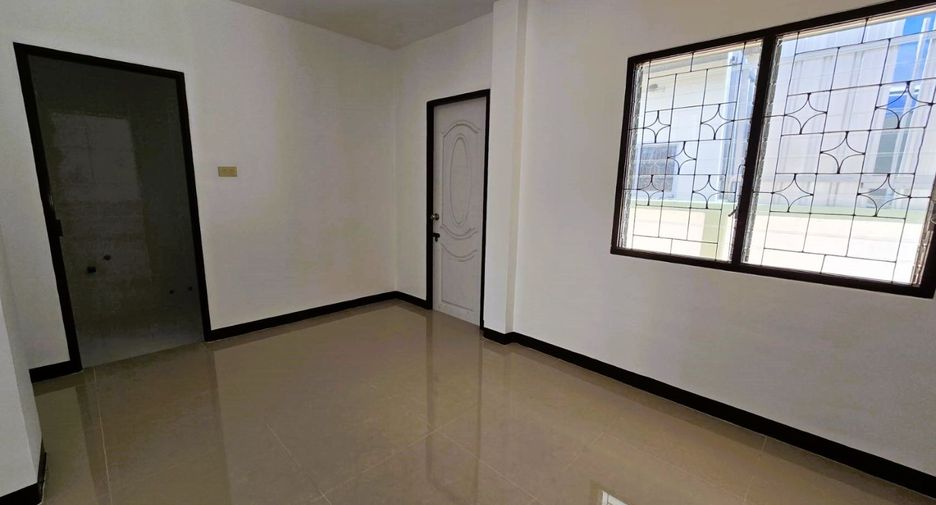 À vendre 3 chambres maison de ville à Bang Len, Nakhon Pathom
