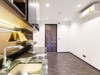 For sale 1 Beds condo in Huai Khwang, Bangkok