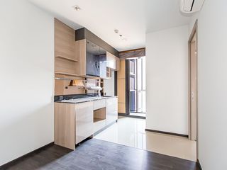 For sale 1 Beds condo in Huai Khwang, Bangkok