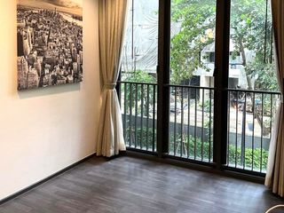 For sale 1 Beds condo in Huai Khwang, Bangkok