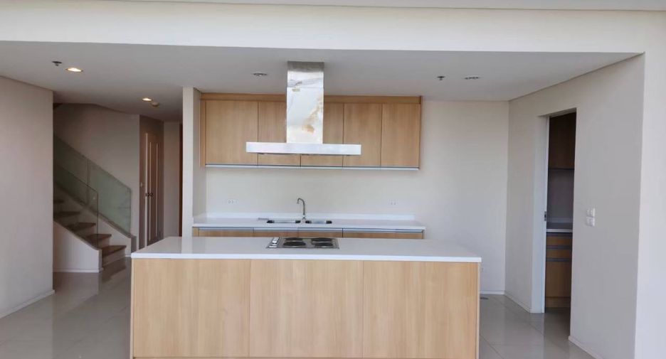For rent 4 ベッドルーム condo in Watthana, Bangkok