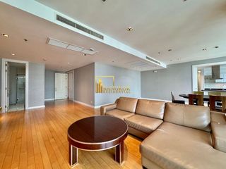 Condo en alquiler de 3 habitaciones en Pathum Wan, Bangkok