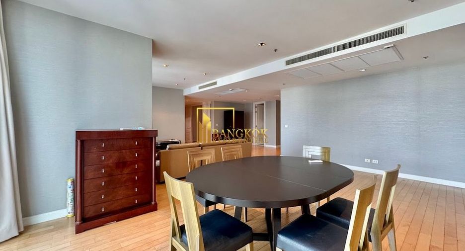 Condo en alquiler de 3 habitaciones en Pathum Wan, Bangkok