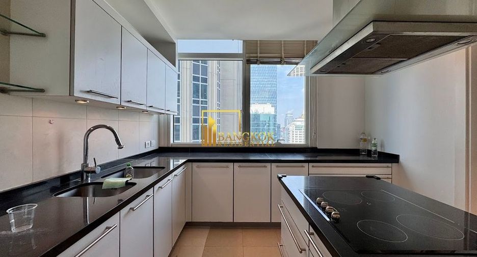 Condo en alquiler de 3 habitaciones en Pathum Wan, Bangkok