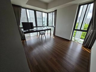 Аренда и продажа 3 спальни кондо в Щаттхана, Бангкок