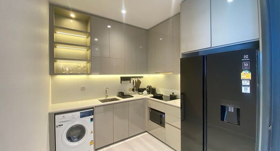 Condo en alquiler de 3 habitaciones en Sathon, Bangkok