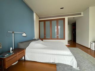 For rent 2 bedrooms condo in Sathon, Bangkok