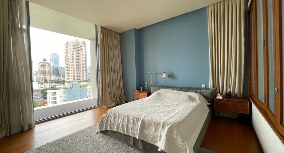 For rent 2 bedrooms condo in Sathon, Bangkok