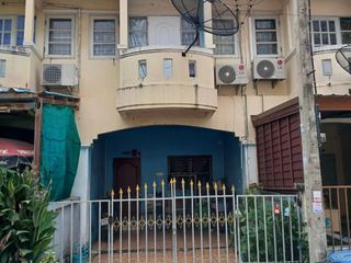 For sale 2 bed townhouse in Mueang Samut Sakhon, Samut Sakhon