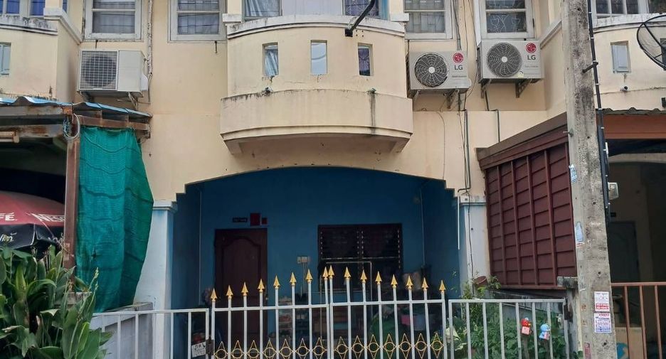 For sale 2 bed townhouse in Mueang Samut Sakhon, Samut Sakhon